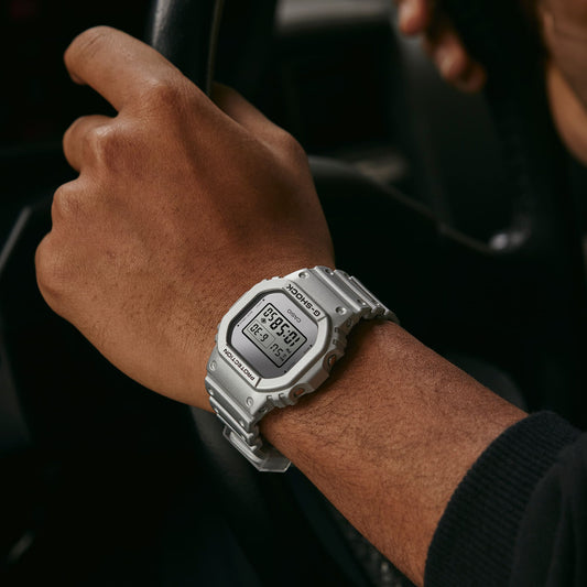 G-Shock de hombre digital banda de resina – DW-5600FF-8