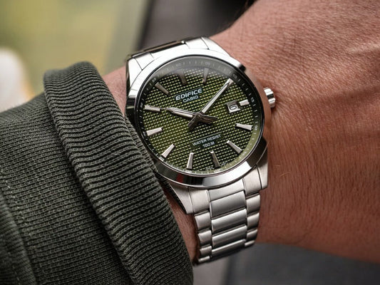 Edifice de hombre pulsera de metal – EFV-160D-3AV