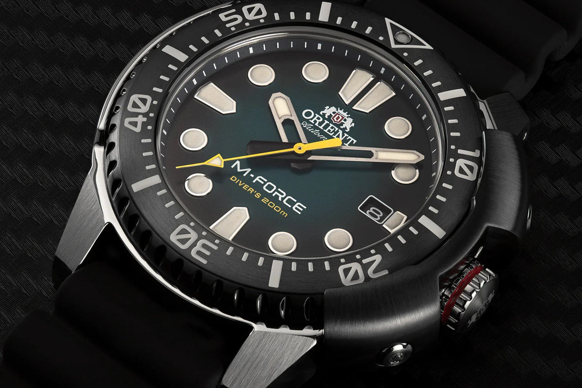 Orient M-Force de caballero pulsera de resina – RA-AC0L04L