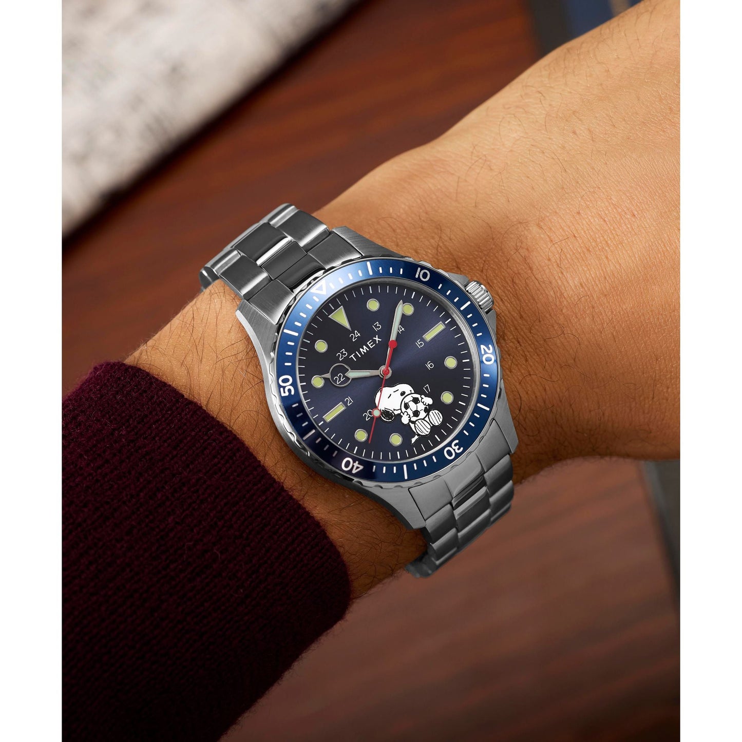Timex Snoopy Soccer de hombre correa de metal – TW2Y53900
