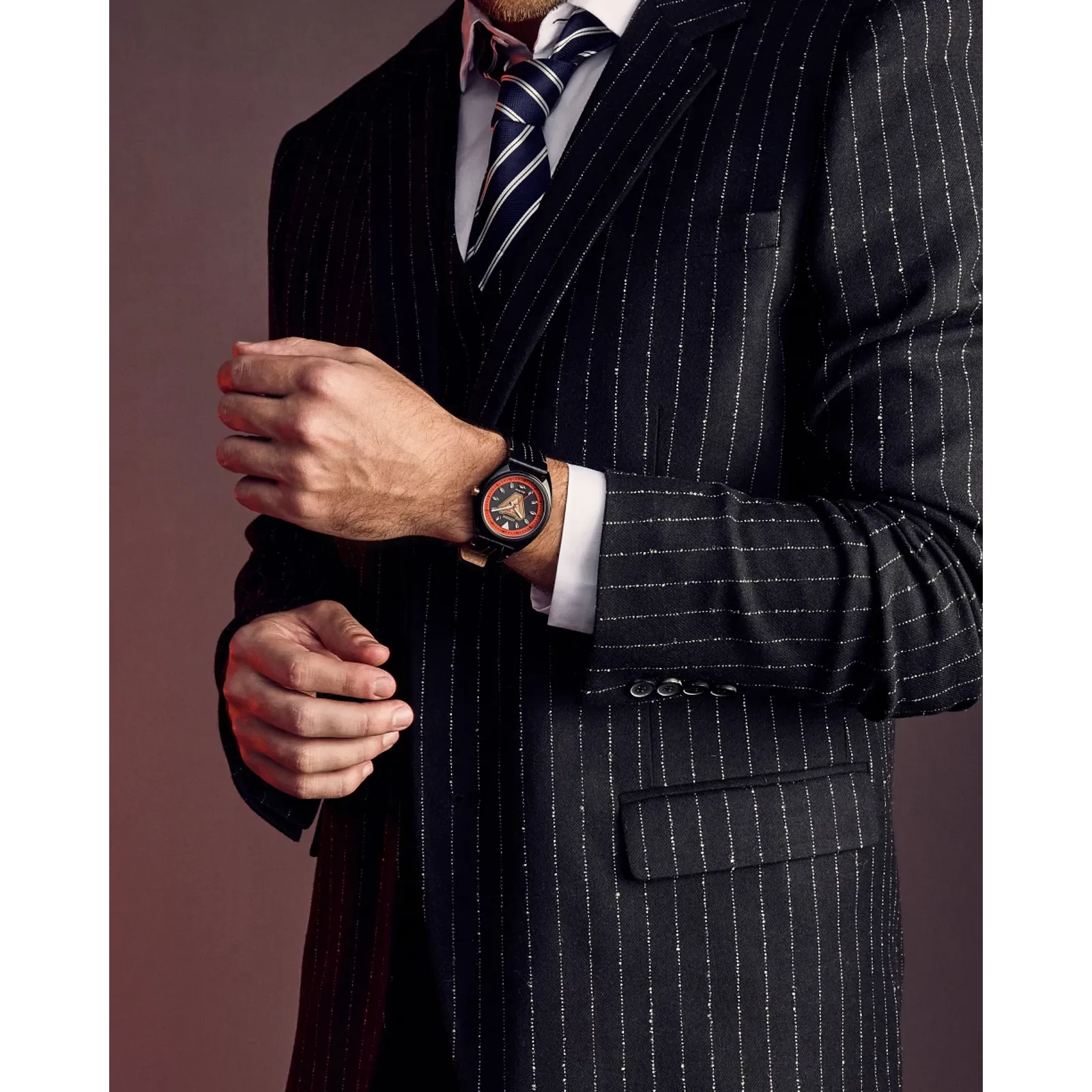 Citizen Tony Stark Iron Man Edición Marvel de caballero pulsera de cuero Eco-drive – AW2075-05W