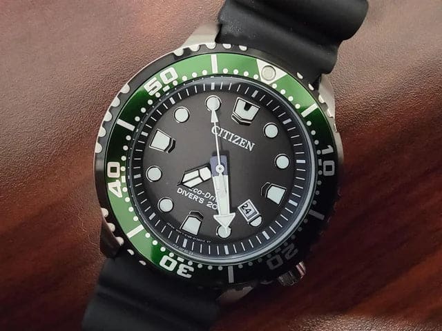 Citizen Eco-drive para caballero pulsera de resina – BN0155-08E