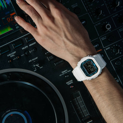 G-Shock para Hombre con Bluetooth – DW-B5600SF-7