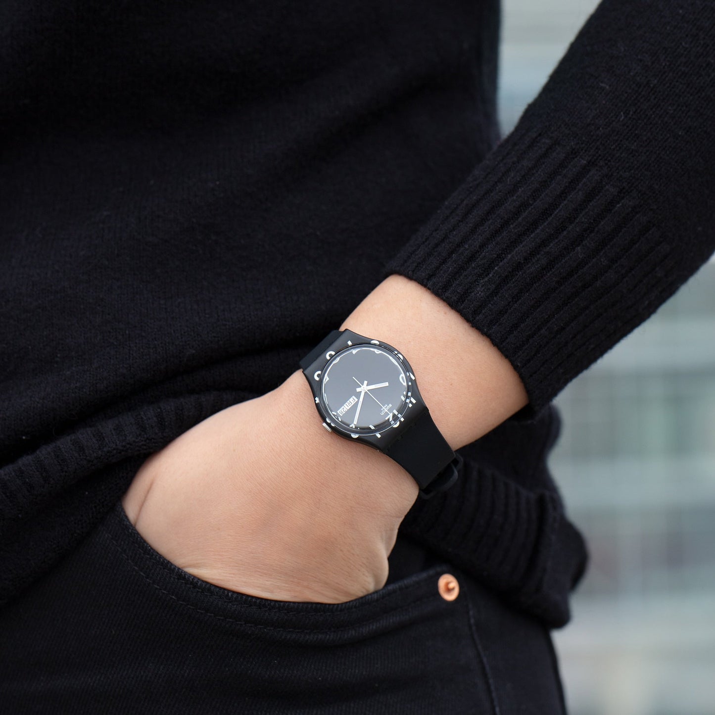 Swatch Over Black de hombre banda de resina 34 mm – GB757