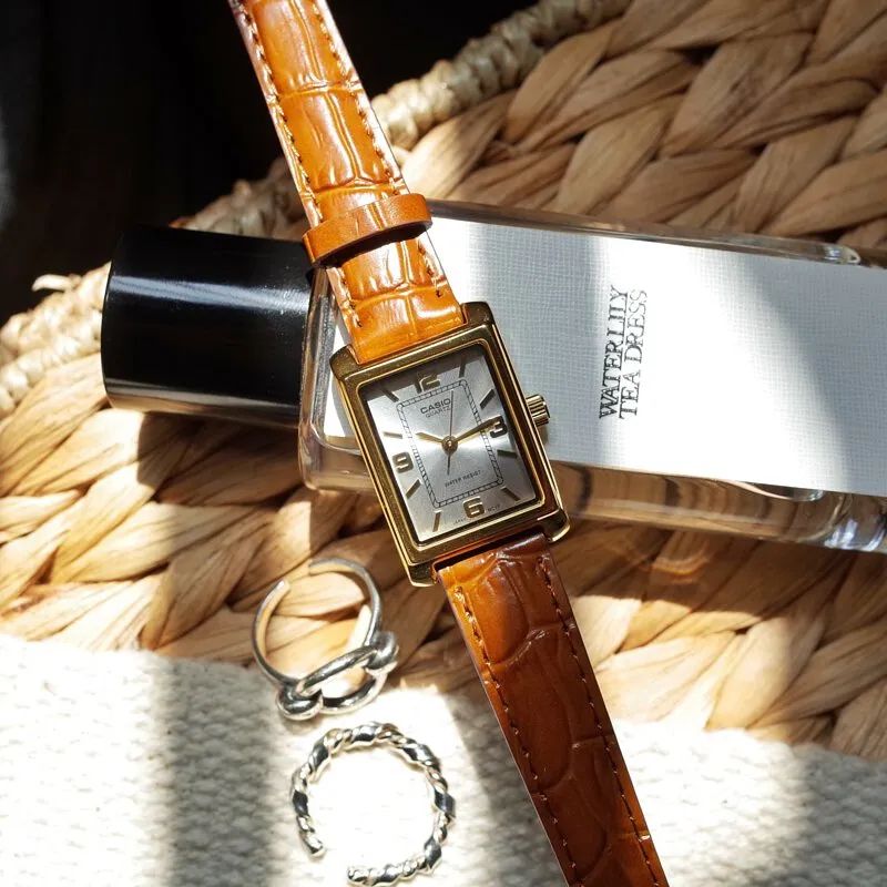 Casio de dama pulsera de piel – LTP-1234GLL-7A