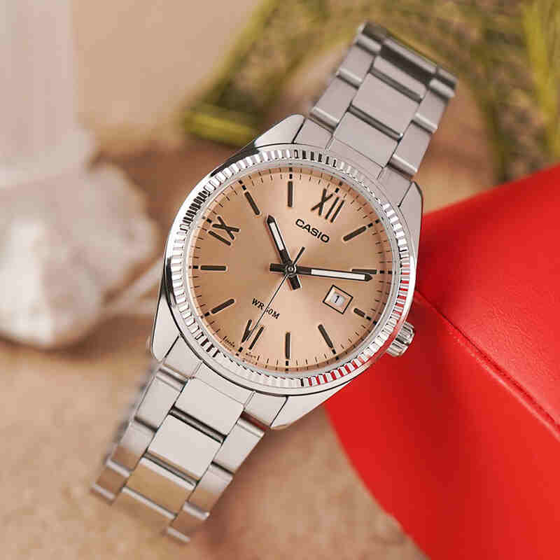 Casio de dama pulsera de metal – LTP-1302DD-4A2V