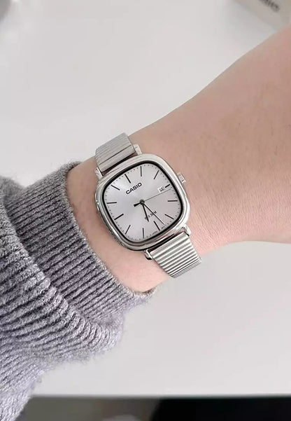 Casio de mujer pulsera de metal – LTP-B166D-7AV