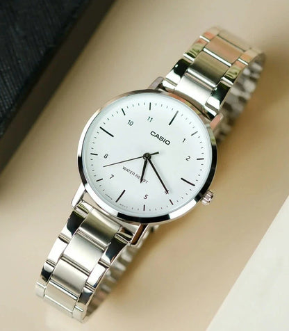 Casio de mujer pulsera de metal – LTP-VT03D-7B