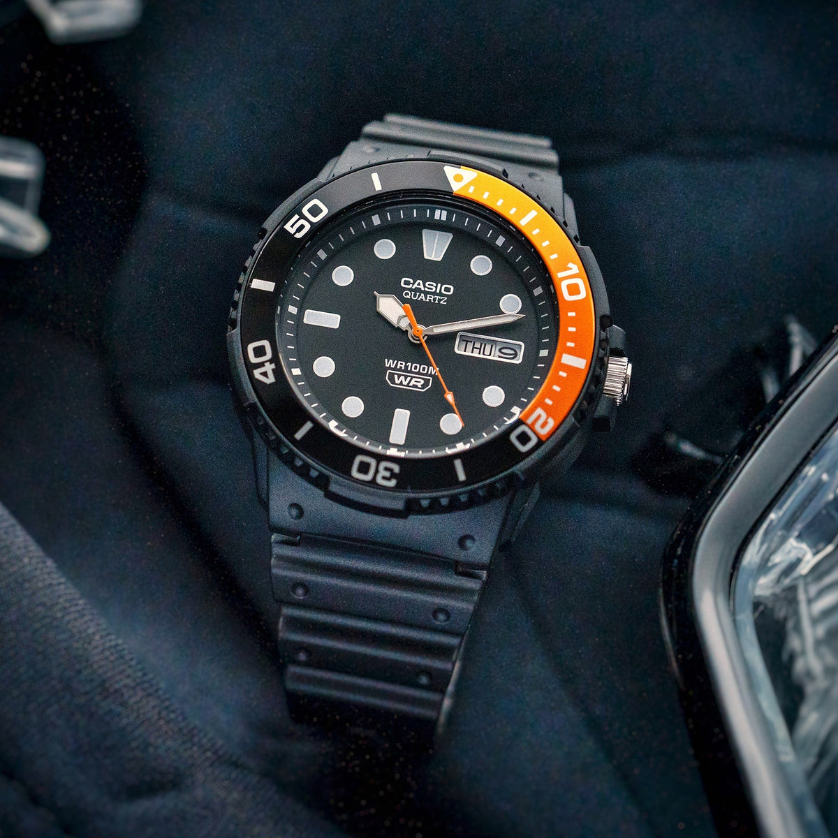 Casio de hombre correa de caucho – MRW-230H-1E4V