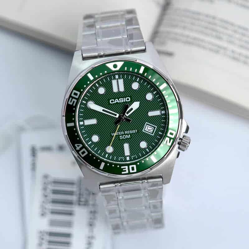 Casio para caballero pulsera de metal – MTD-135D-3AV