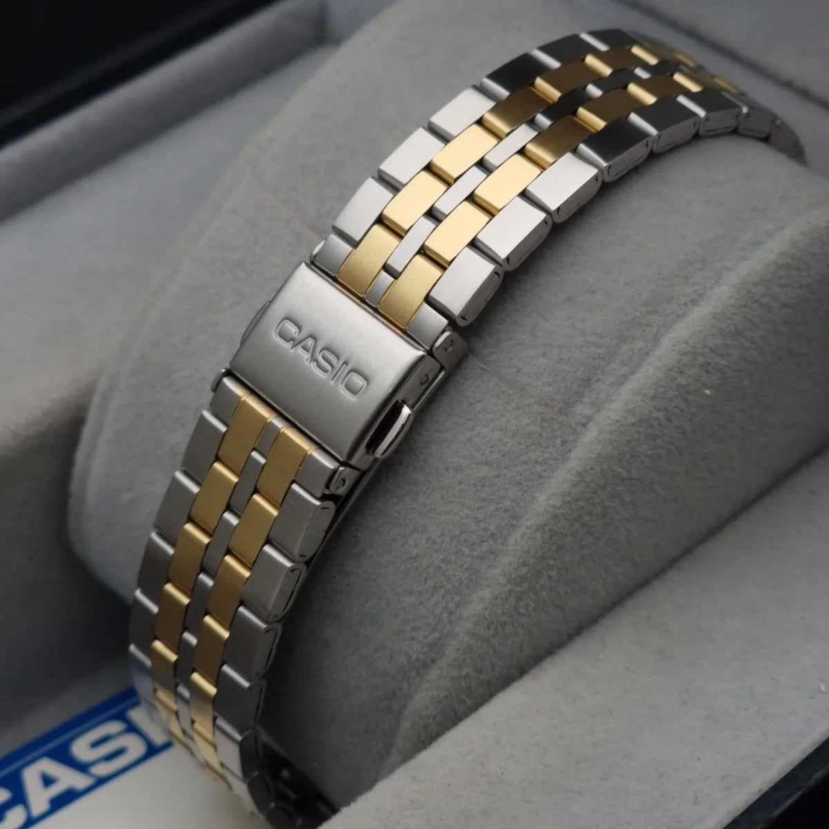Casio de hombre pulsera de metal – MTP-B145SG-7AV