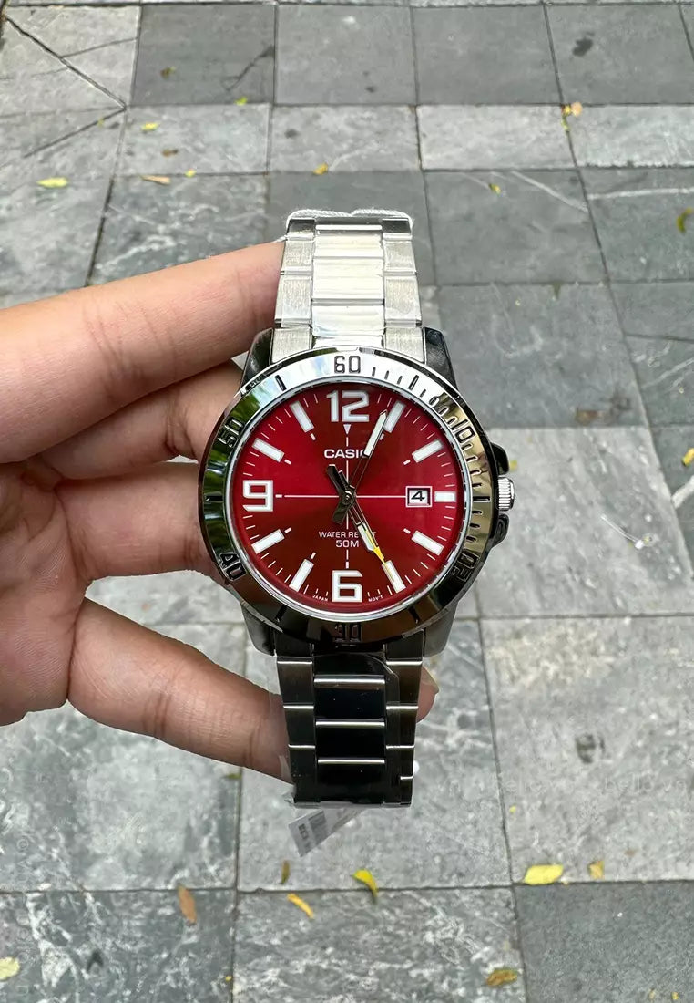 Casio de hombre pulsera de metal – MTP-VD01D-4BV