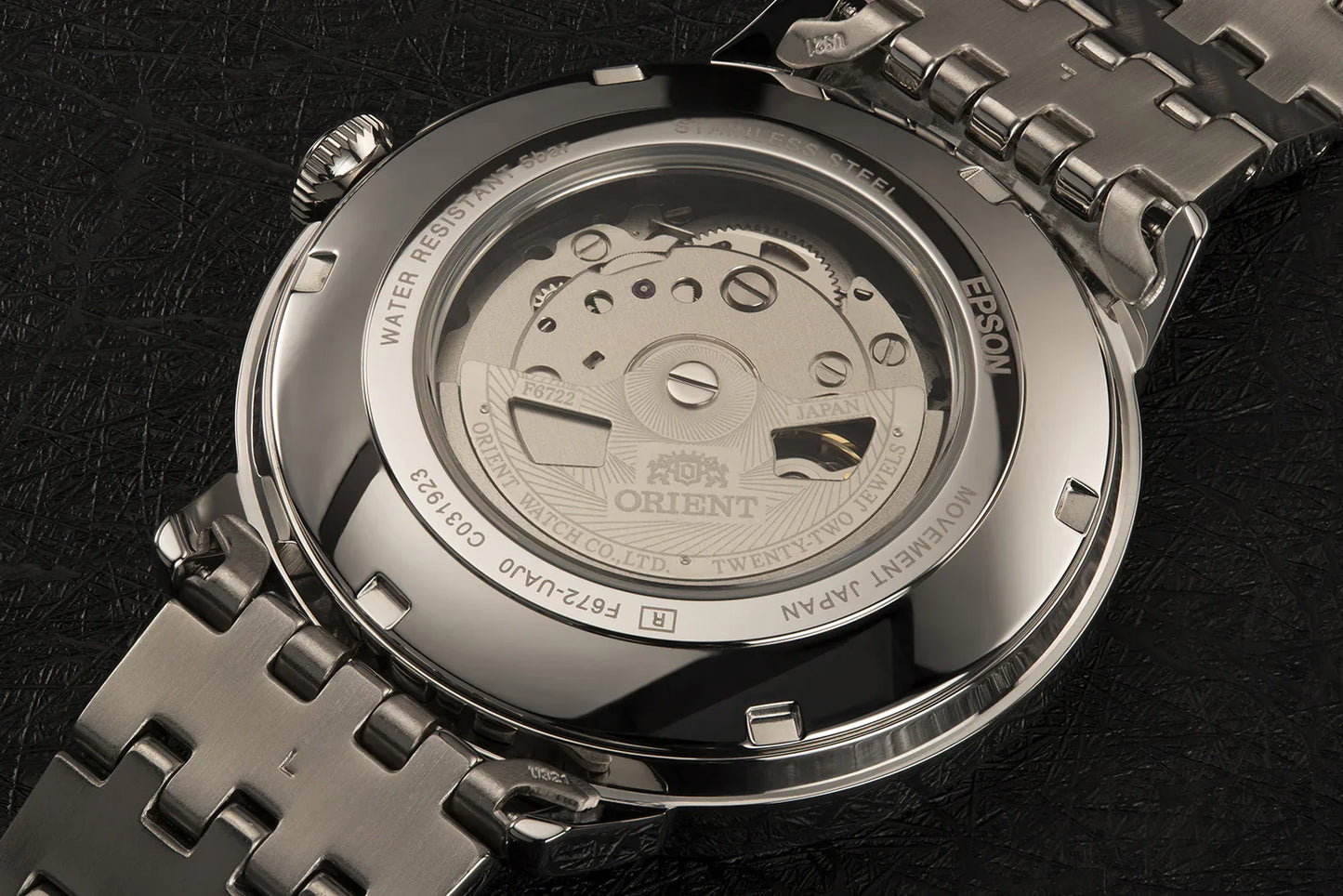 Orient Contemporary Análogo para Hombre pulsera de Metal – RA-AC0J03L