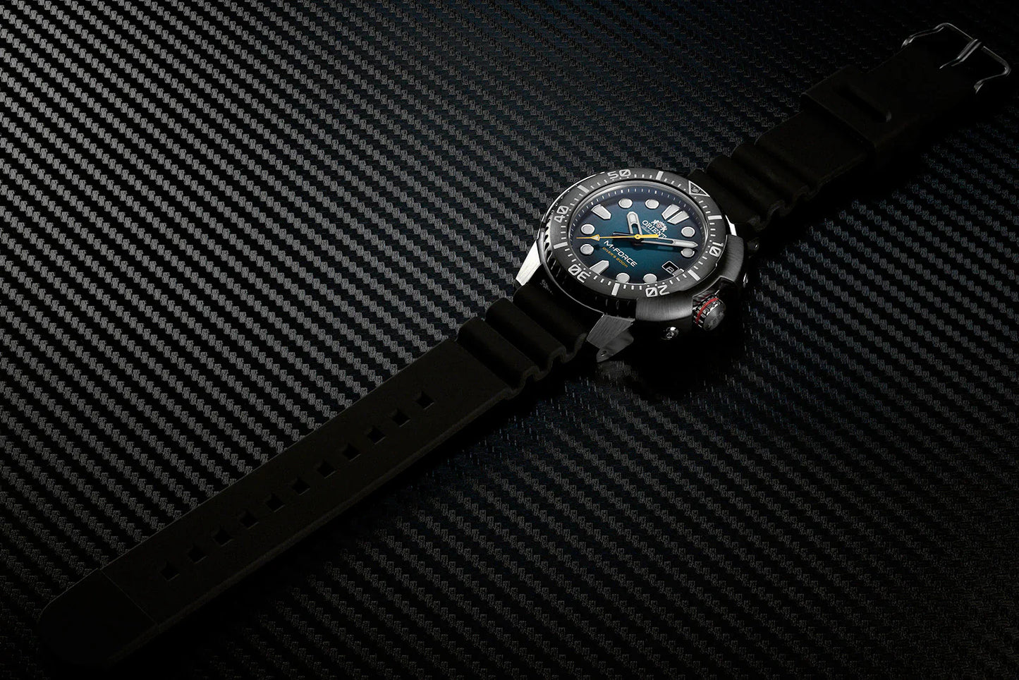 Orient M-Force de caballero pulsera de resina – RA-AC0L04L