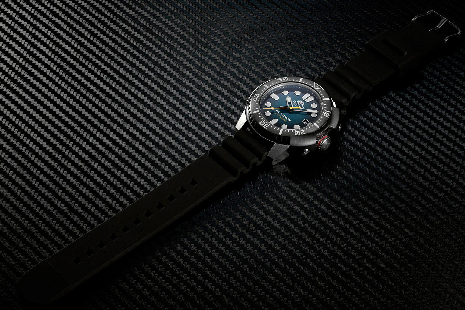 Orient M-Force de caballero pulsera de resina – RA-AC0L04L