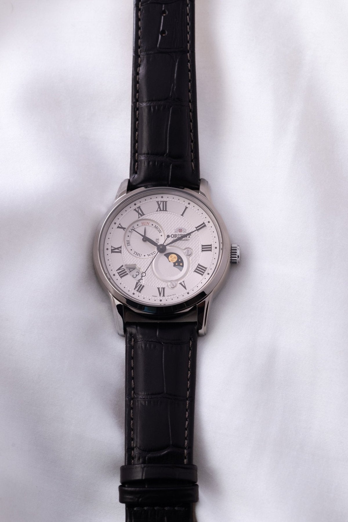 Orient Automático Sun & Moon de caballero pulsera de cuero – RA-AK0008S