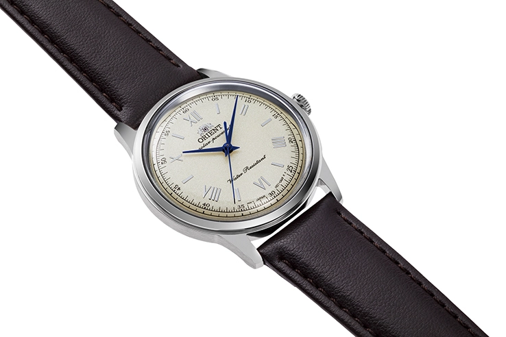 Orient Classic Solar de hombre correa de cuero – RA-WK0003G
