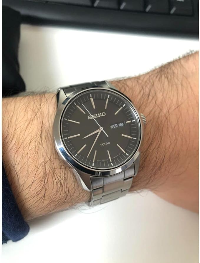 Seiko Solar de hombre pulsera de metal – SNE527P1