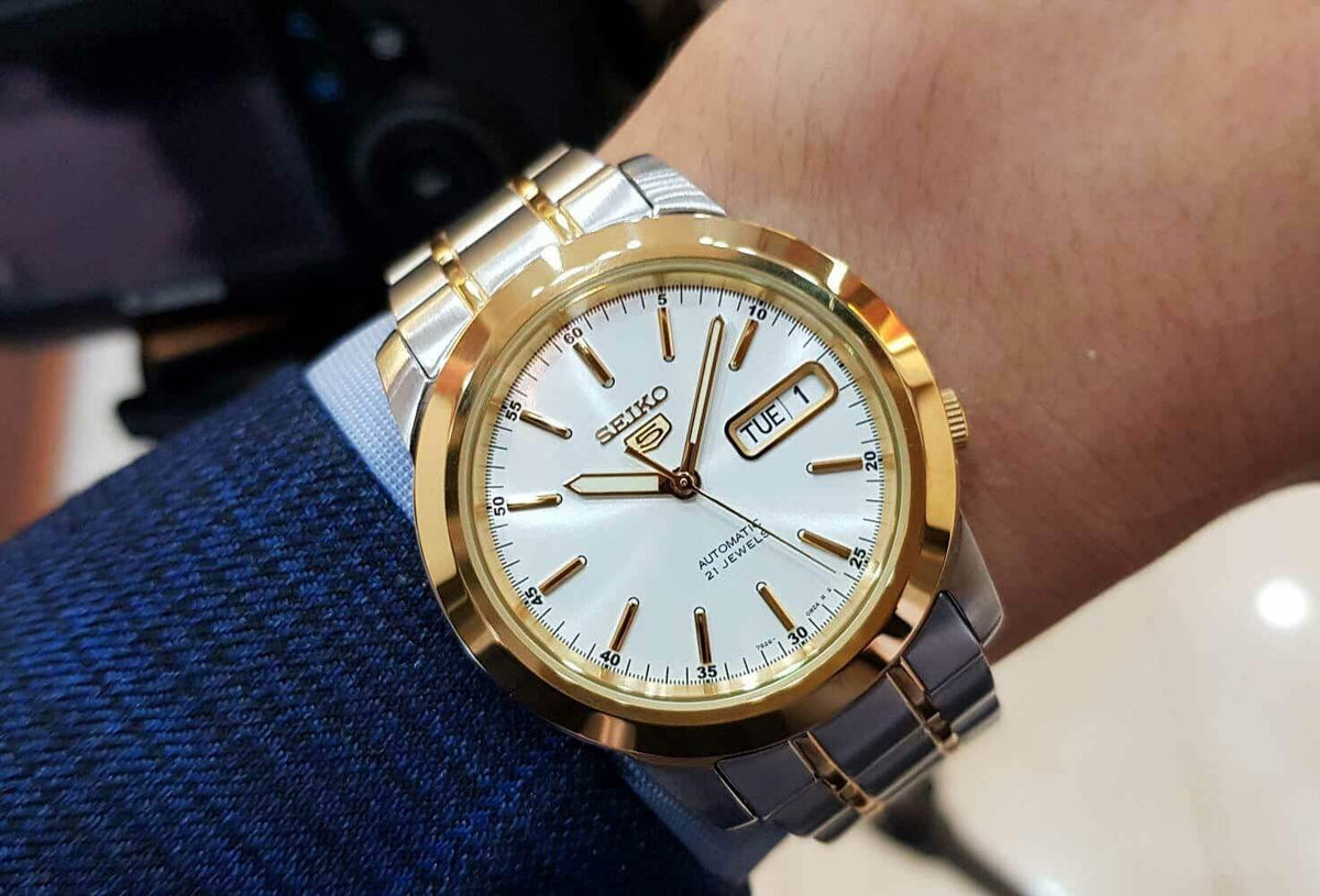 Seiko 5 para Hombre Análogo con Correa de Metal – SNKE54K1