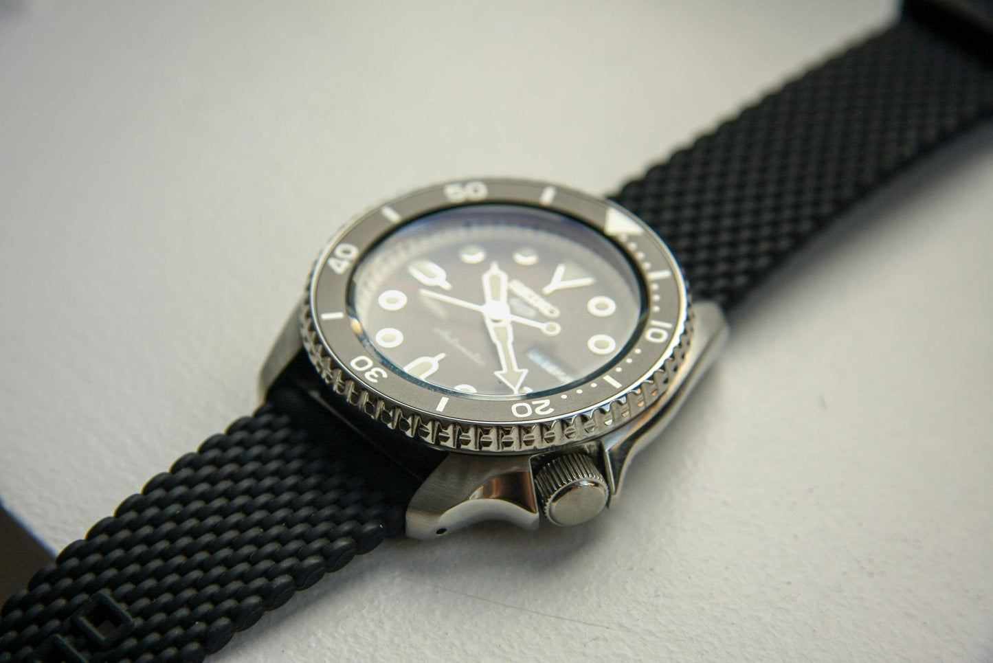 Seiko Serie 5 de caballero pulsera de caucho – SRPD73K2
