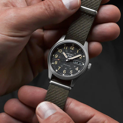Seiko Serie 5 de caballero pulsera de tela – SRPJ85K1