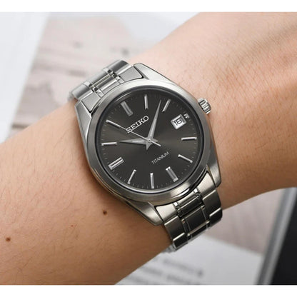 Seiko Titanium de hombre correa de metal – SUR375P1