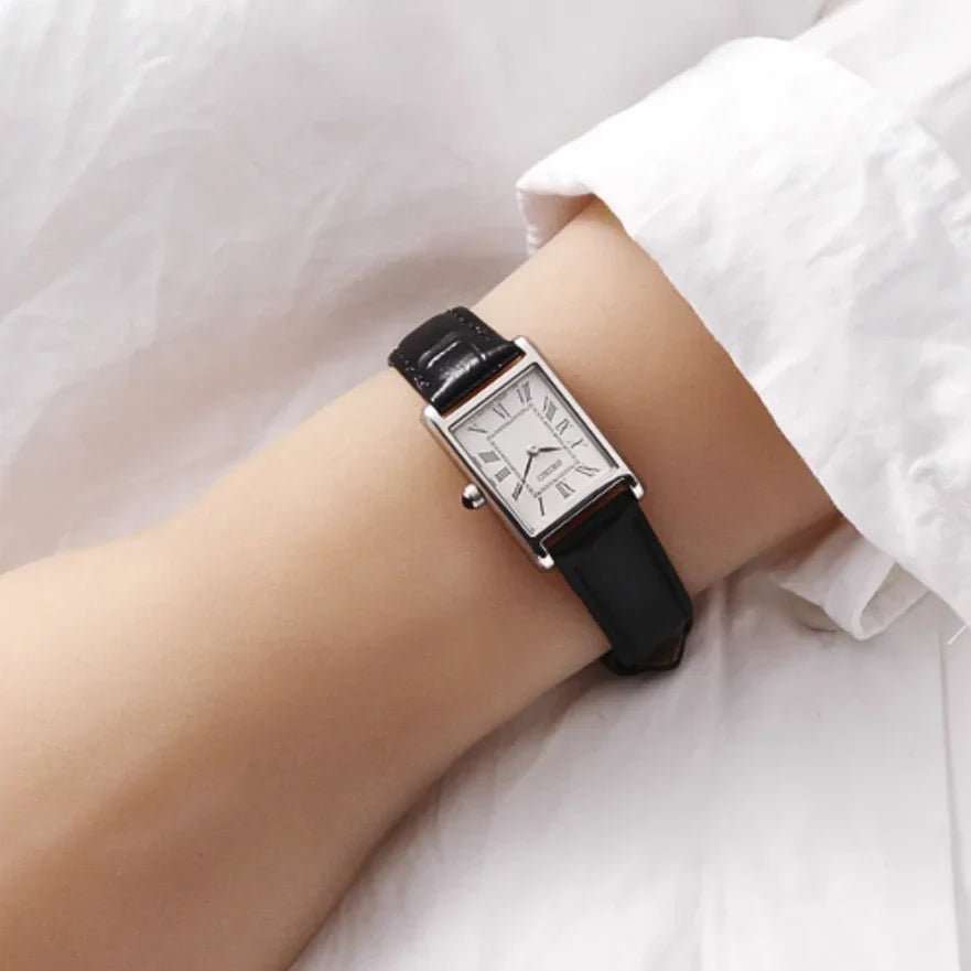 Seiko Classic de dama pulsera de cuero – SWR107P1