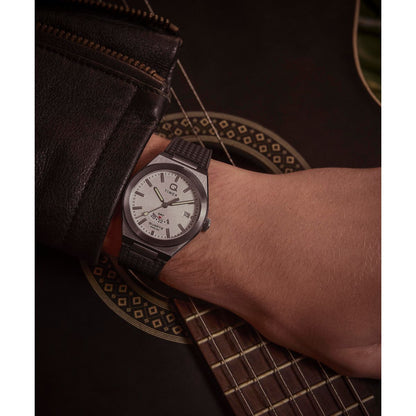 Timex Q Continental GMT de hombre correa de resina – TW2Y12200