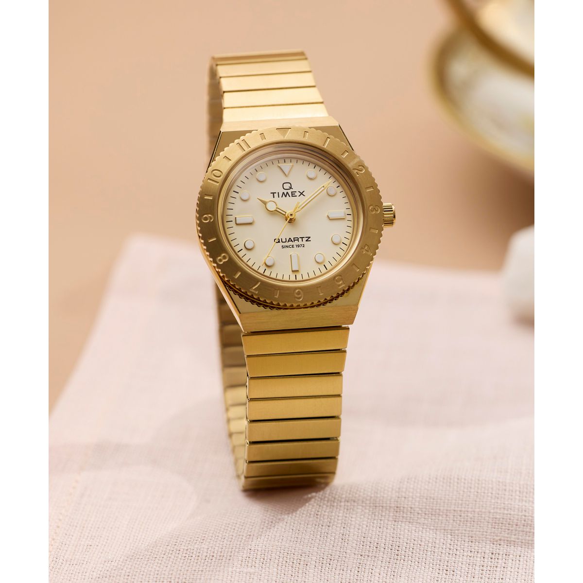 TW2Y57500 Reloj Timex Q Mini de dama correa de metal