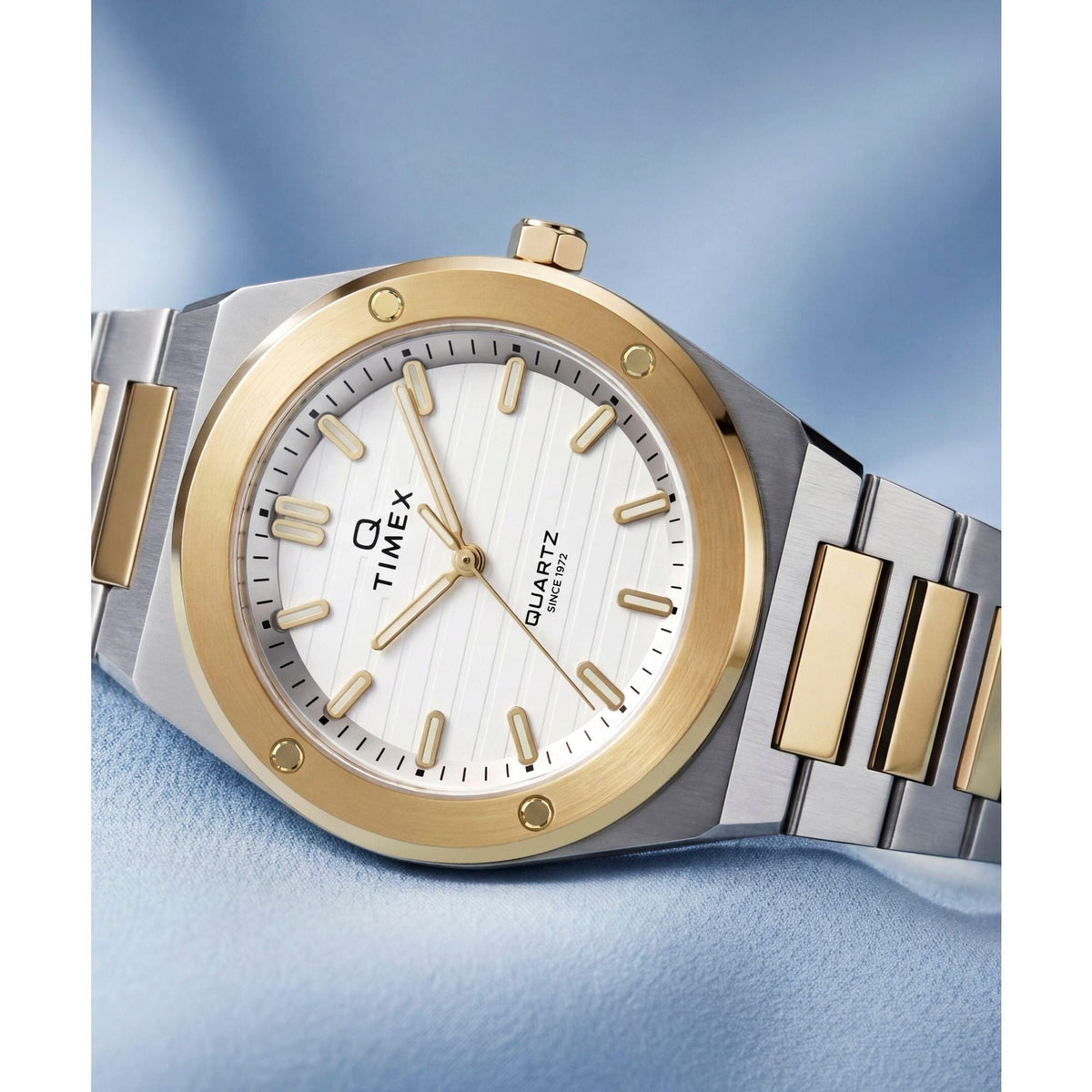Timex Q Marbella de dama correa de metal – TW2Y81900