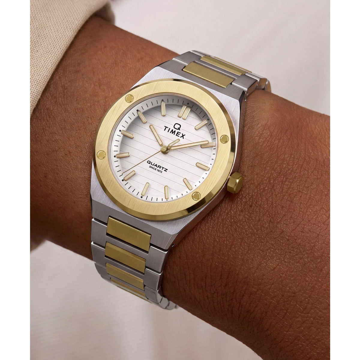 Timex Q Marbella de dama correa de metal – TW2Y81900