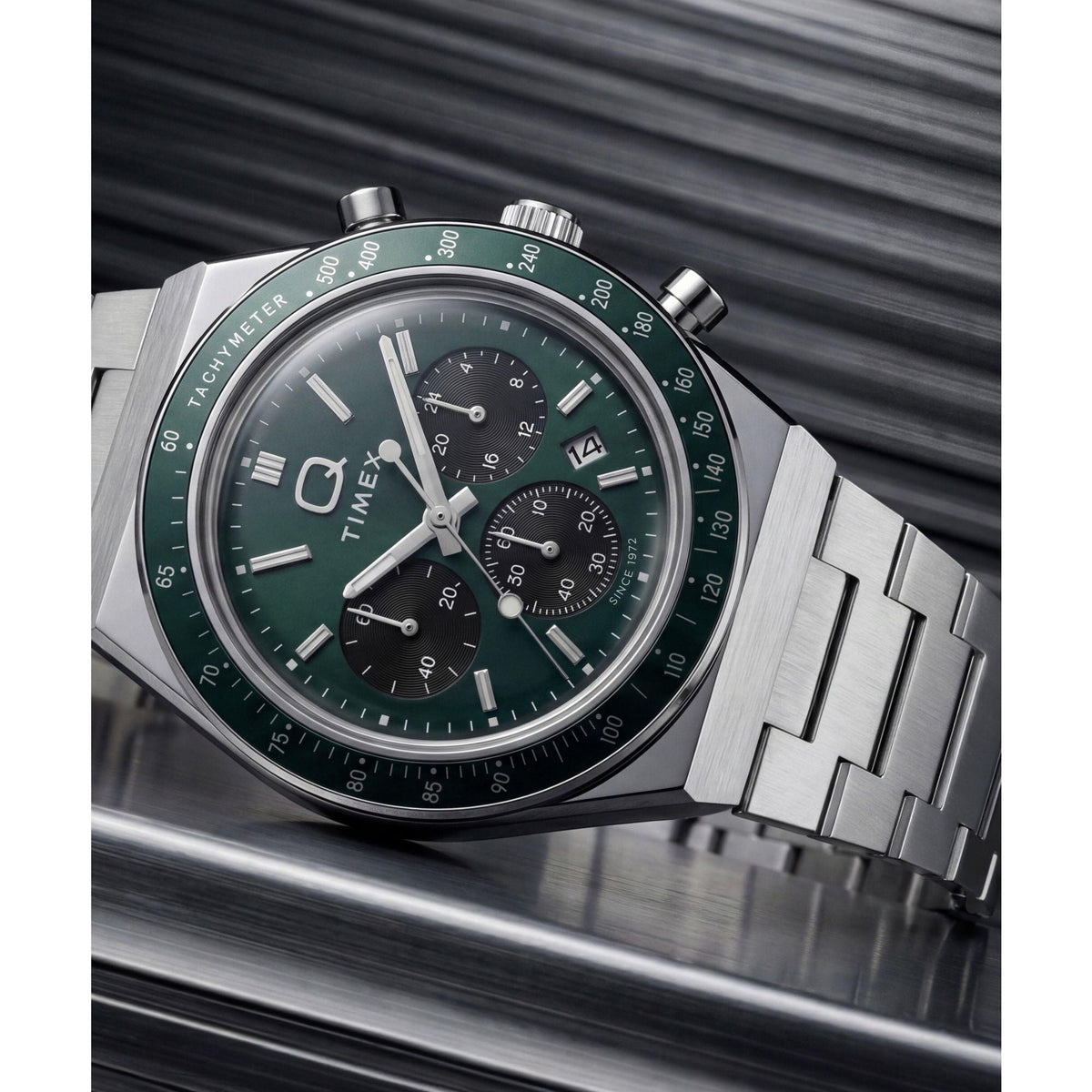 Timex Q de hombre correa de metal – TW2Y88500