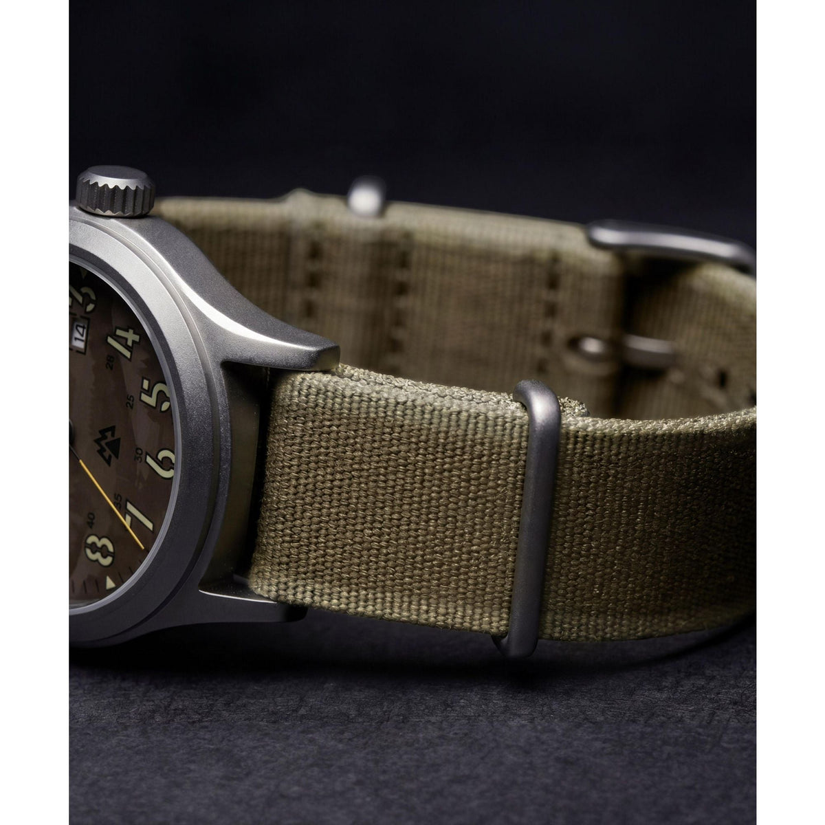 Timex Expedition Sierra de hombre banda de tela – TW2Y89400