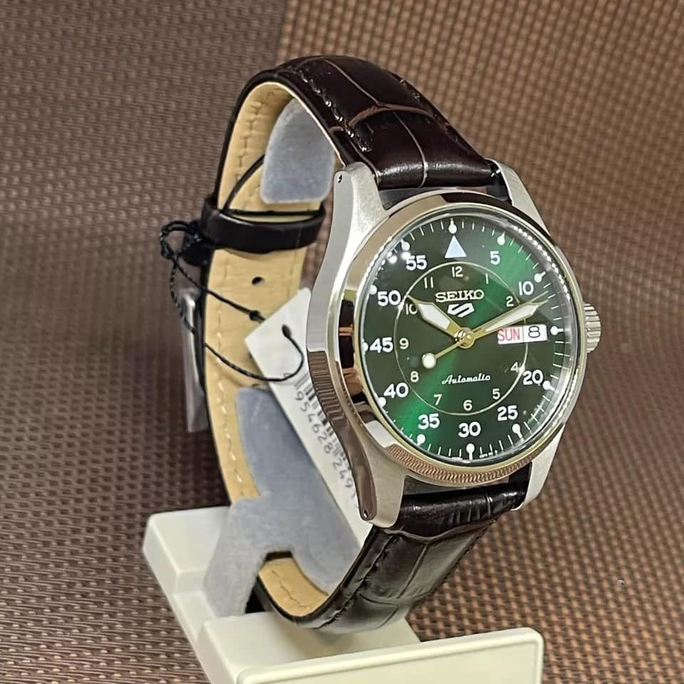Seiko Serie 5 Análogo para Caballero con Brazalete de Metal – SRPJ89K1