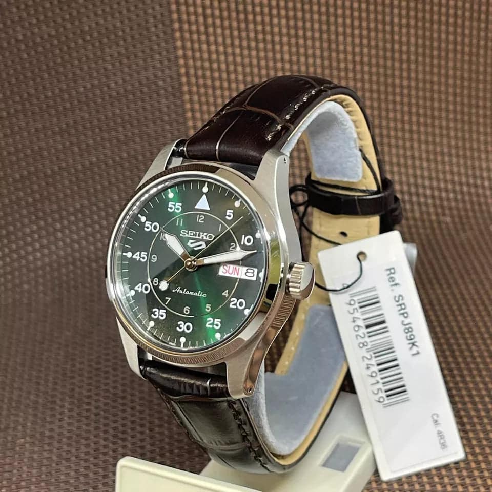 Seiko Serie 5 Análogo para Caballero con Brazalete de Metal – SRPJ89K1