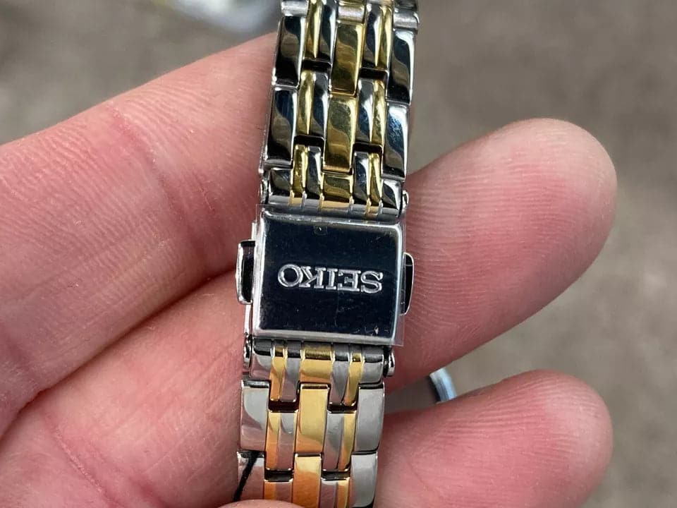 Seiko Clásico Análogo para Mujer con Brazalete de Metal – SWR070P1