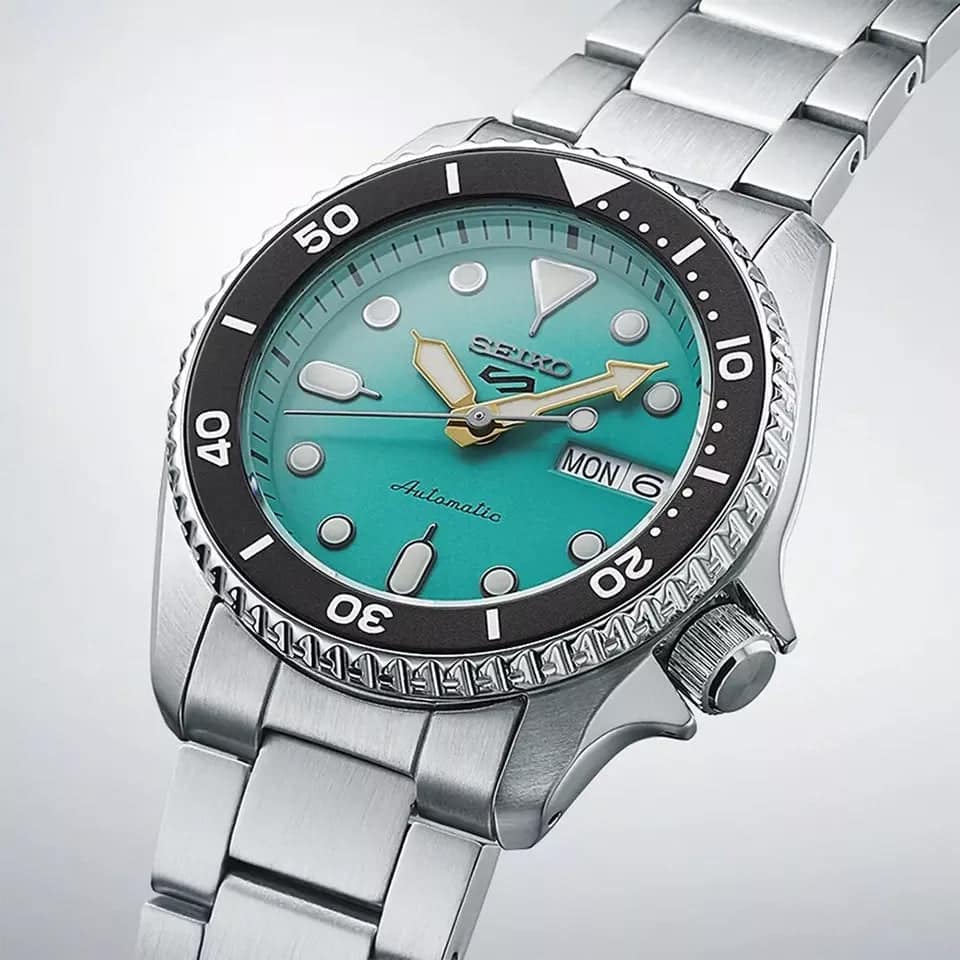 Seiko Serie 5 Análogo para Hombre con Pulsera de Metal – SRPK33K1
