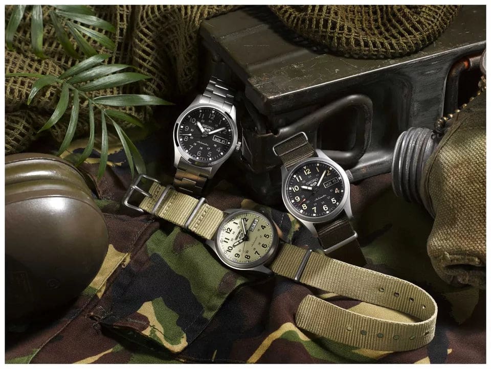 Seiko Serie 5 Análogo para Caballero con Correa de Tela – SRPJ83K1