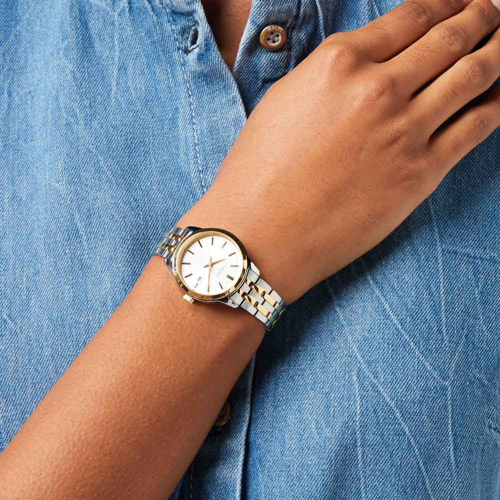 Seiko Clásico Análogo para Mujer con Brazalete de Metal – SUR410P1