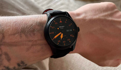 Seiko Serie 5 Análogo para Hombre con Correa de Tela – SRPH33K1